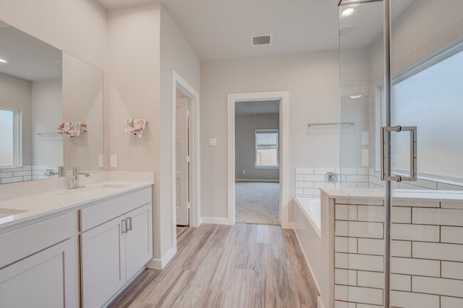 Photo - 14257 Lake Lodge Dr