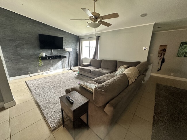 Photo - 963 NW 89th Ave