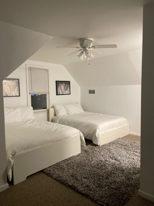 Photo - 1860 Rochester Rd