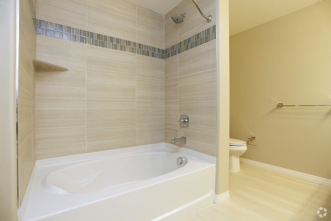 2 BR, 2 BA - B5 - Avino