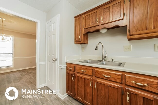 Photo - 6857 Dovefield Ln