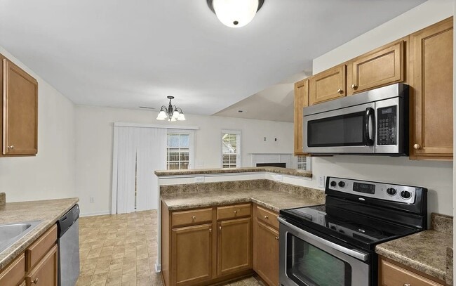 Photo - 1003 W.T. Whitehead Dr