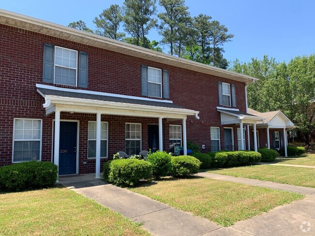 Building Photo - Massive 3 Bedroom in Montevallo*** 3 Bed 2... Rental