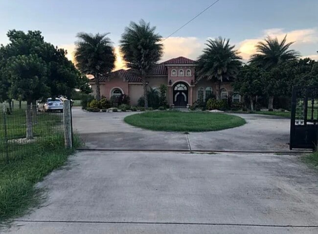 Building Photo - 1214 Eldora Rd