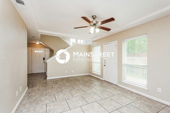 Photo - 4 Bedroom Pet-Friendly Home in Mesquite, TX with Main Street Renewal