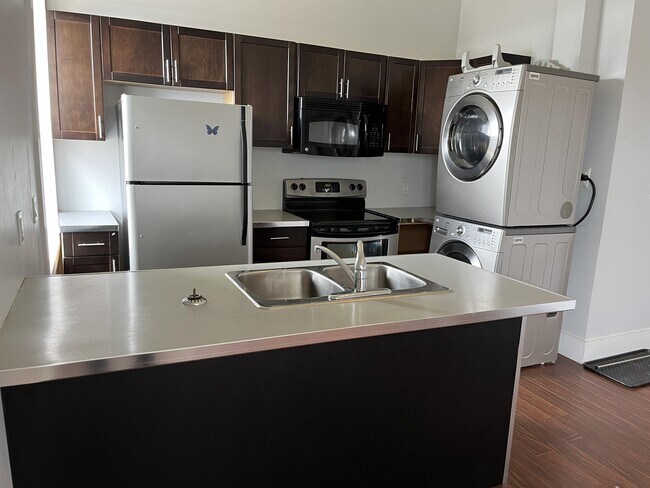 Photo - 73 King St W Unit 303