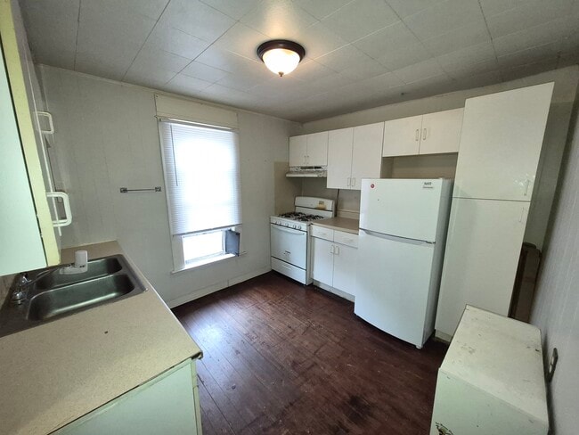 Photo - 170 Marion Ave Unit 3