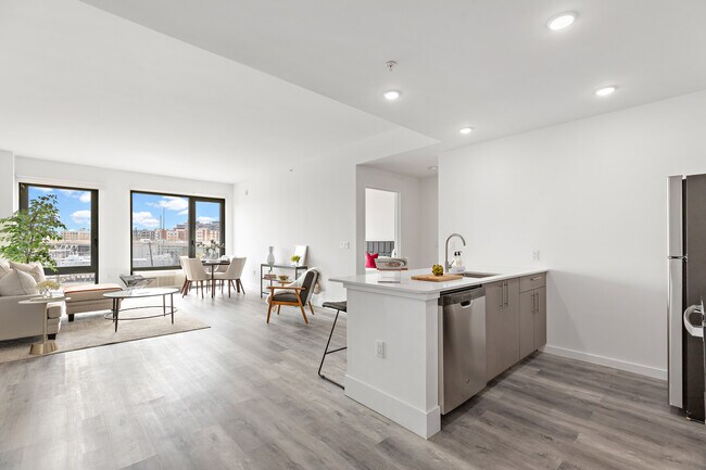 Photo - 460 Grand Street