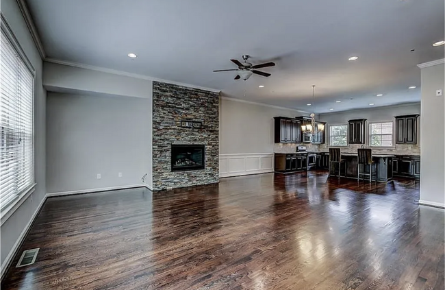 Photo - 913 Dumaine Trce