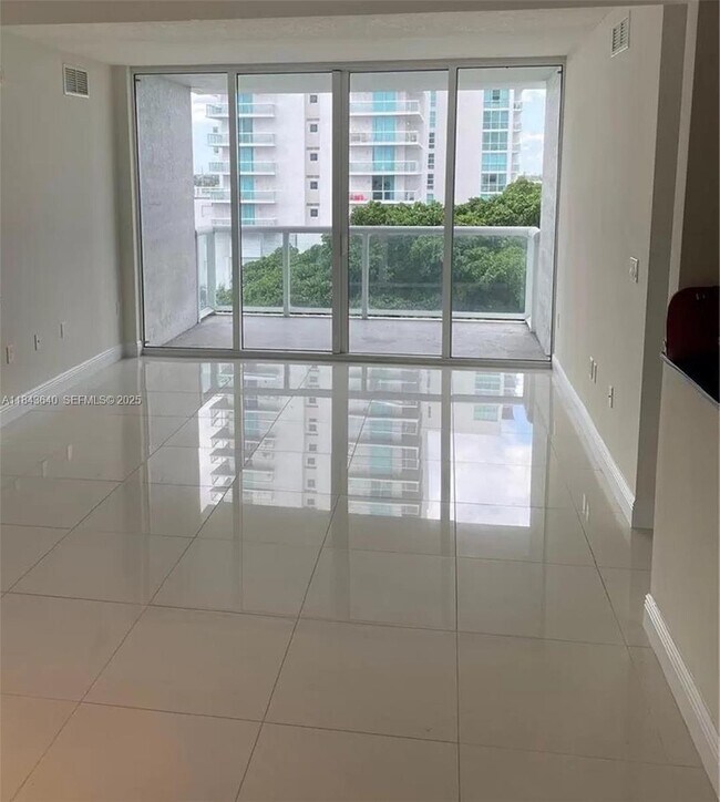 Photo - 1861 NW S River Dr Unit 1401