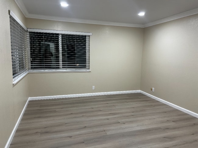 Photo - 674 Kirkland Dr Unit 2