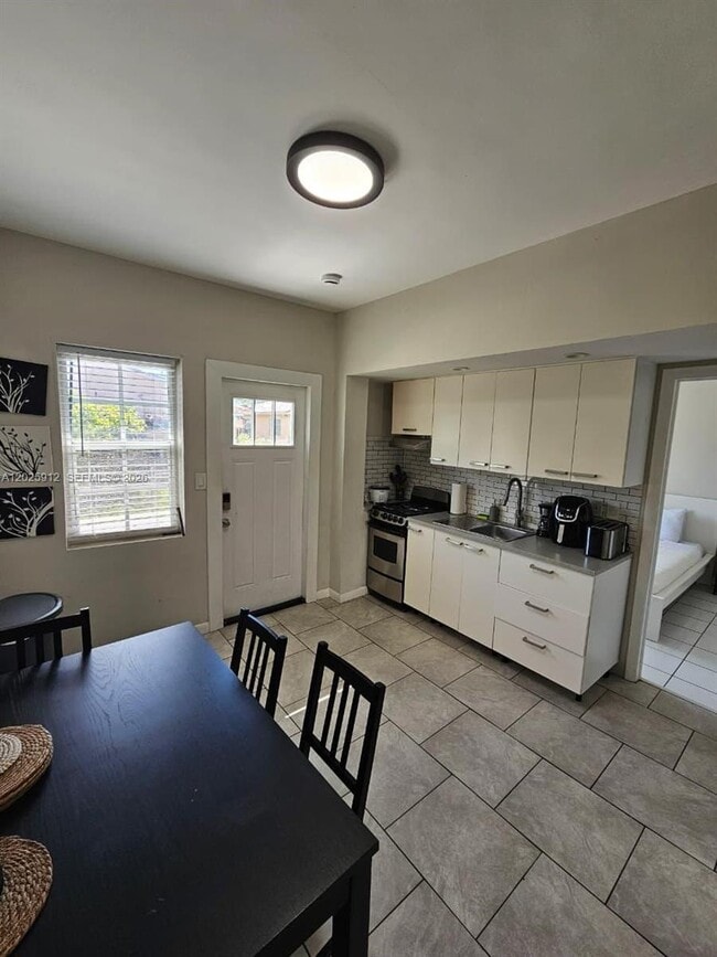 Photo - 2224 SW 11th St Unit 3