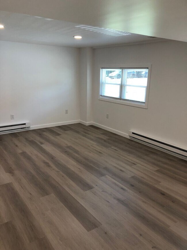 125 Lockart Plaza Unit Basement