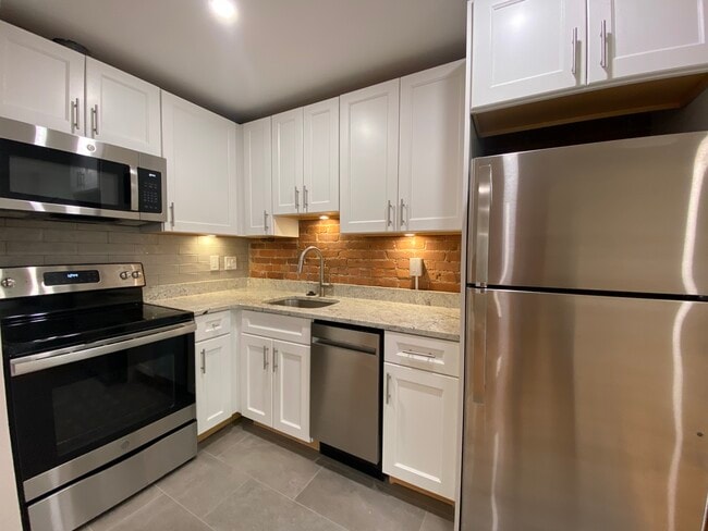 Photo - 95 Gainsborough St