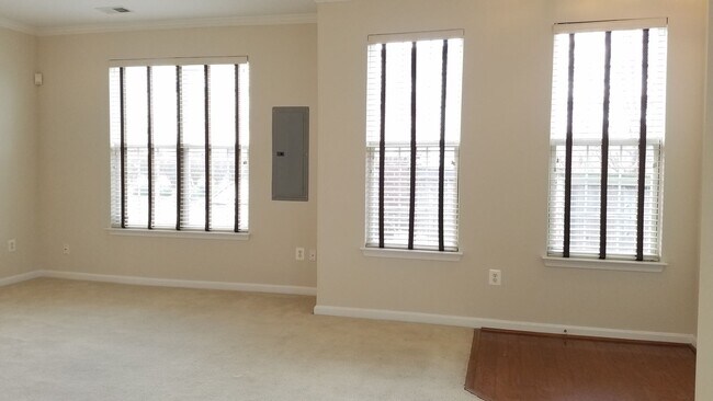 Photo - 3 Level *END UNIT* townhouse in Frederick ...