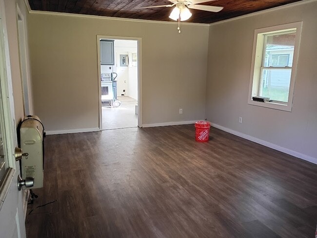 Living Room, fresh paint, new flooring, new ceiling fan, - 161 S Pine St
