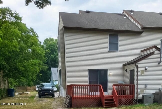 Photo - 42-44 Winged Foot Ln