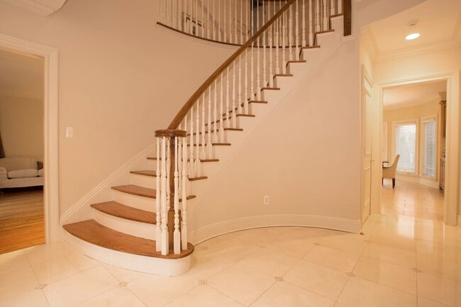 Photo - 146 Palisades Ave