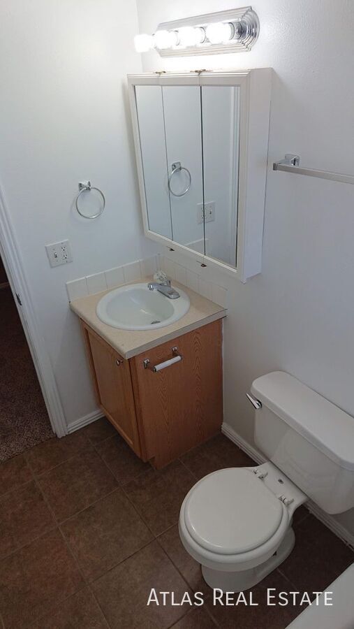 950 Bishop Ct Unit A