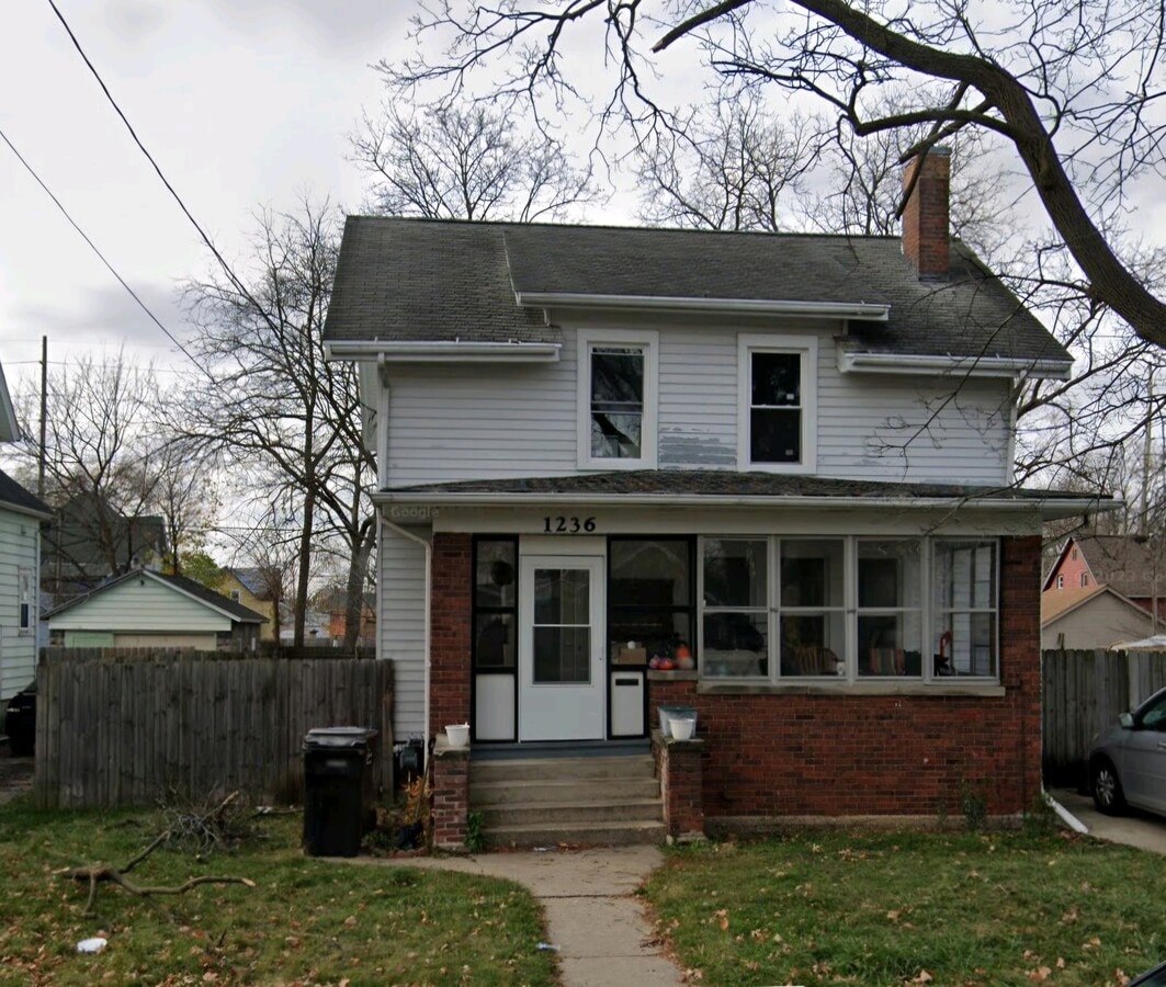 Próximamente fotos - 1236 Dewey Ave Casa