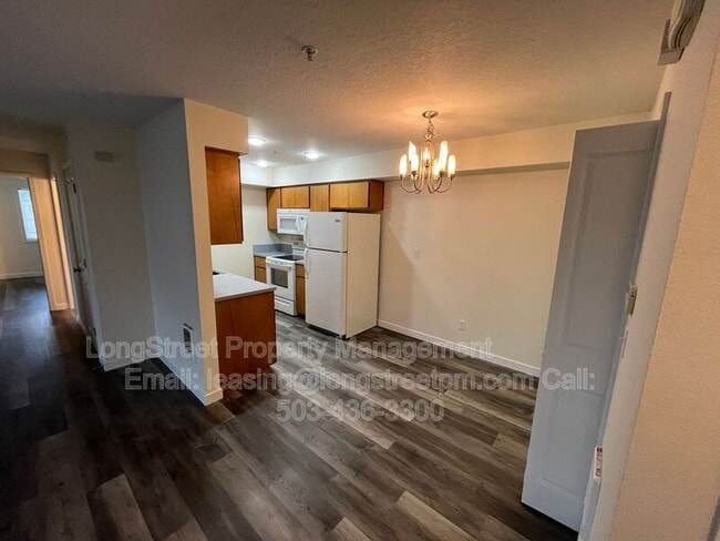 Photo - Rhine St Apts RH-7865