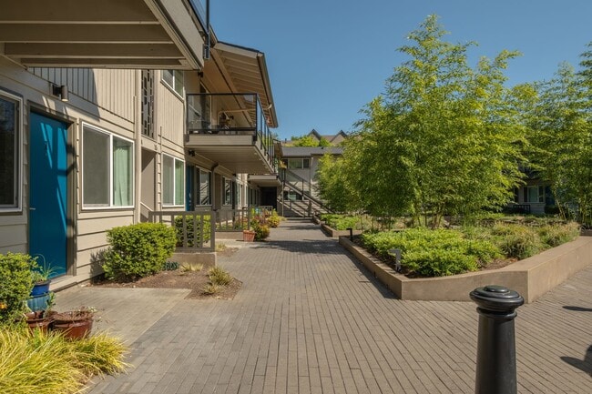 Photo - Uptown at Lake Oswego