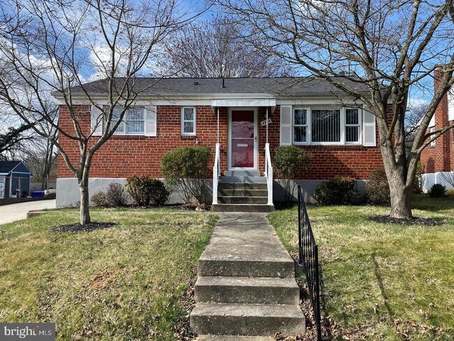 Photo - 4426 Hallet St