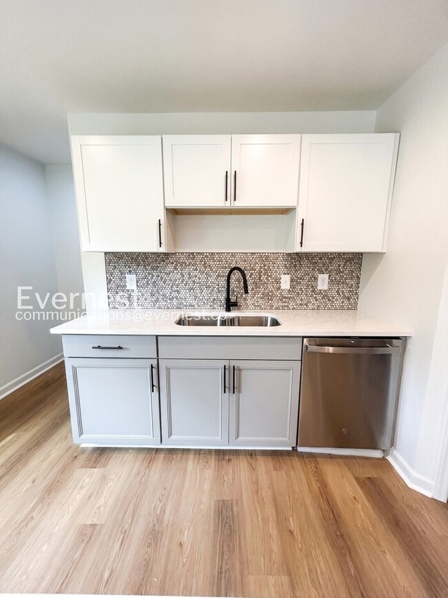 Photo - 411 E Torbush St