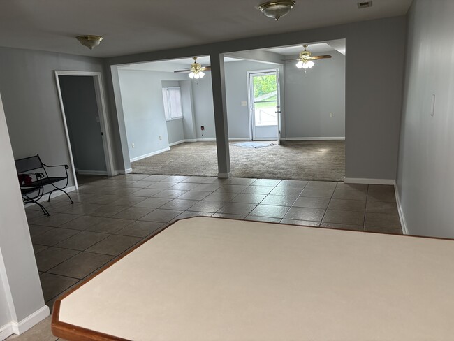 Photo - 702 W Main St Unit Apartment 2
