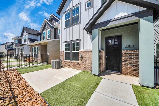 Photo - 5300 Berkeley Knl Cir