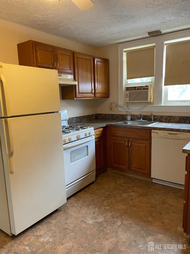 Photo - 549 Main St Unit C