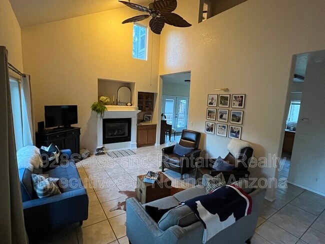 Photo - 1061 W University Heights Dr S