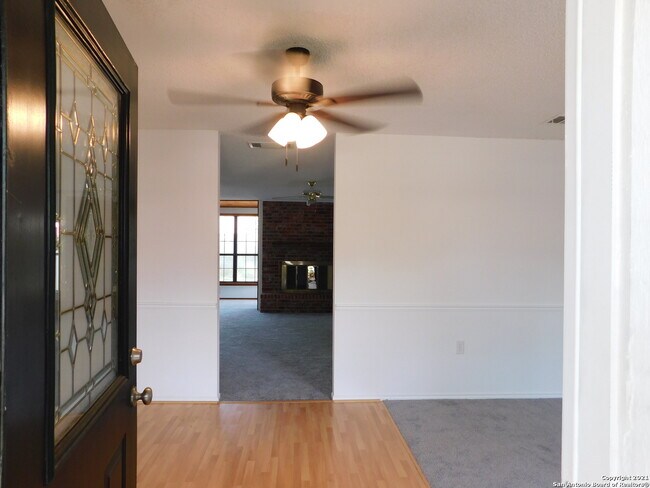 Photo - 5015 El Capitan St