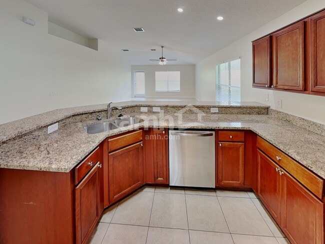 Photo - 1951 Southern Oak Loop