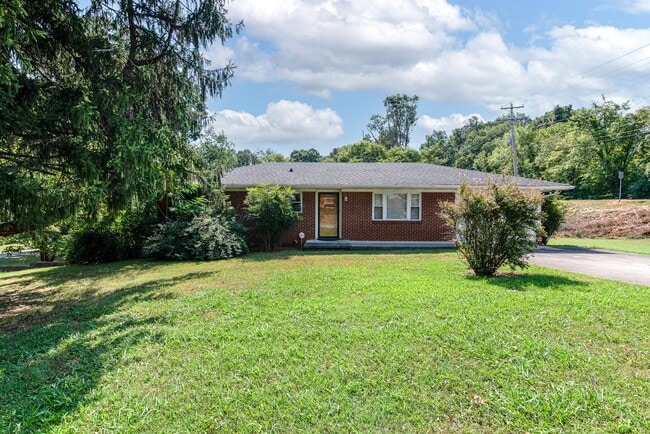 Building Photo - 2900 Troy Ave Rental