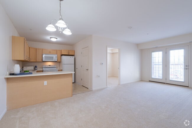 2BR, 1BA - 825 SF