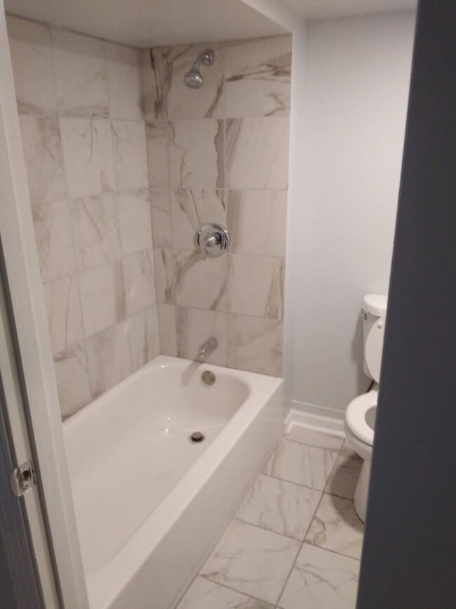 Building Photo - 821 Becker St Unit Becker Garden