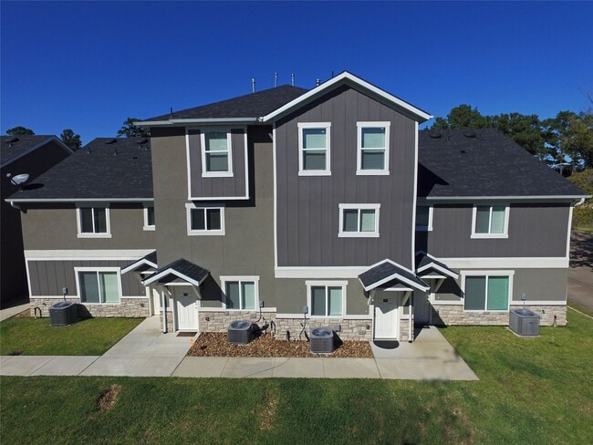 Building Photo - 10535 Mills Rd Unit 4B