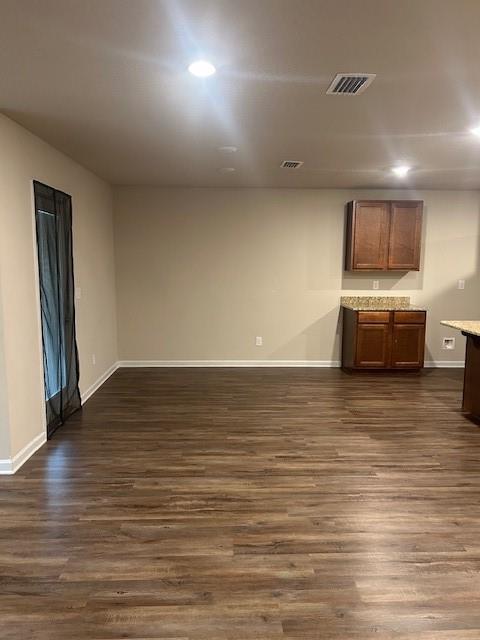 Photo - 1718 Calgary Dr N