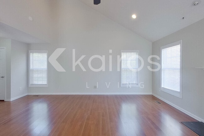 Photo - 135 Hillandale Rd
