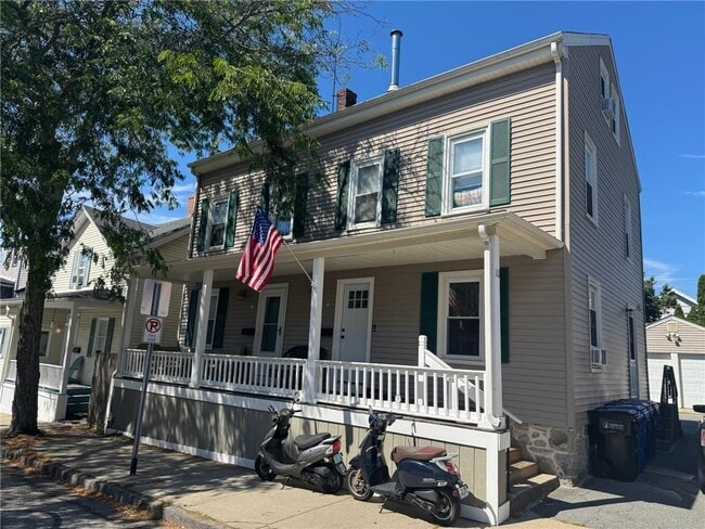 Building Photo - 10 Hammond St Unit B Rental