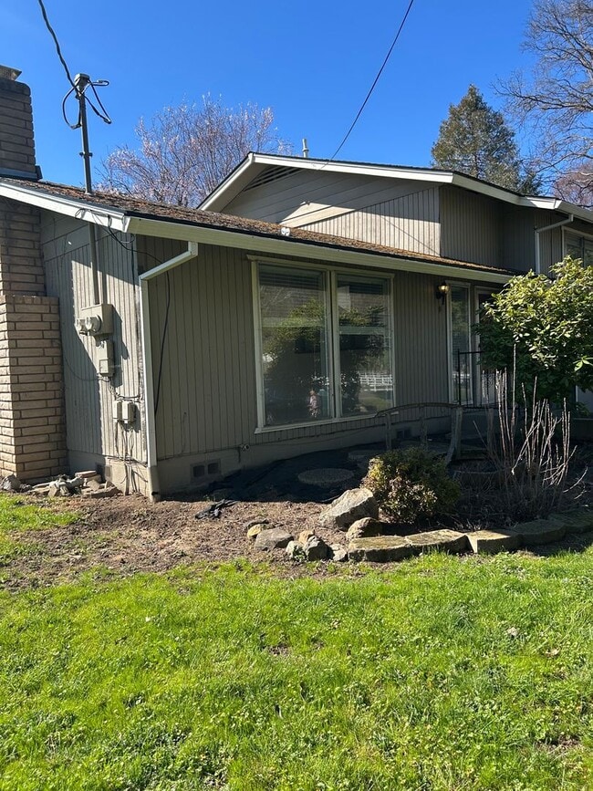 Building Photo - 2883 W Griffin Creek Rd Unit 2887 W Griffin Creek Road