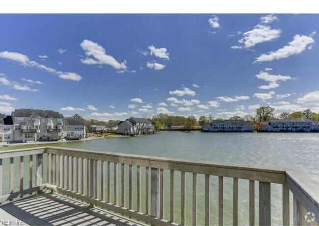 Building Photo - 5236 Summer Crescent Rental
