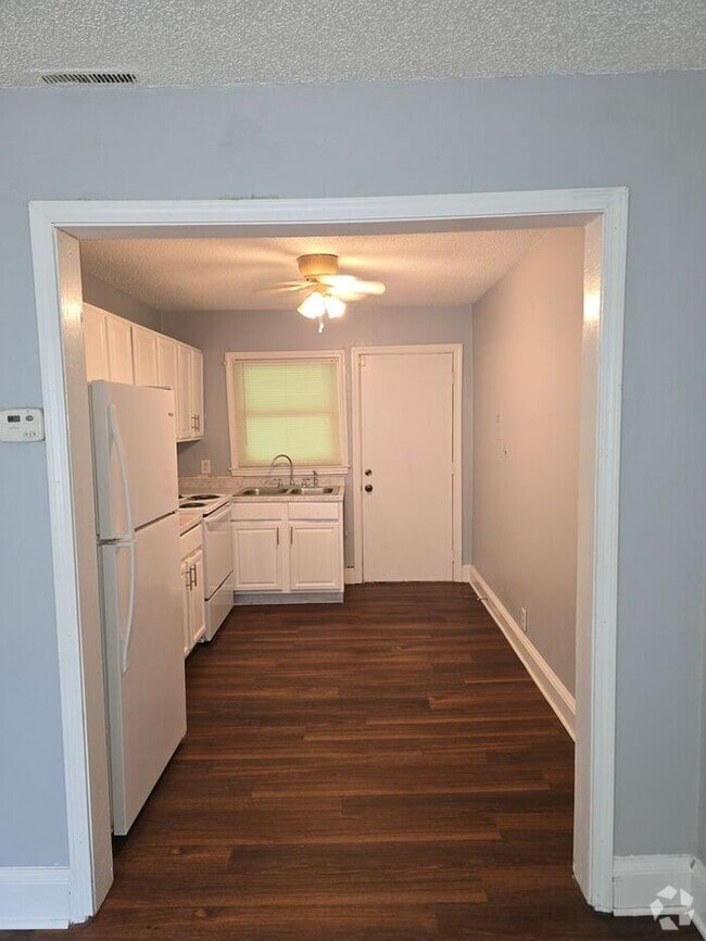 Building Photo - Duplex Available Rental