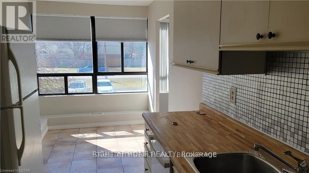 Photo - 1600 Adelaide St N Unit 202