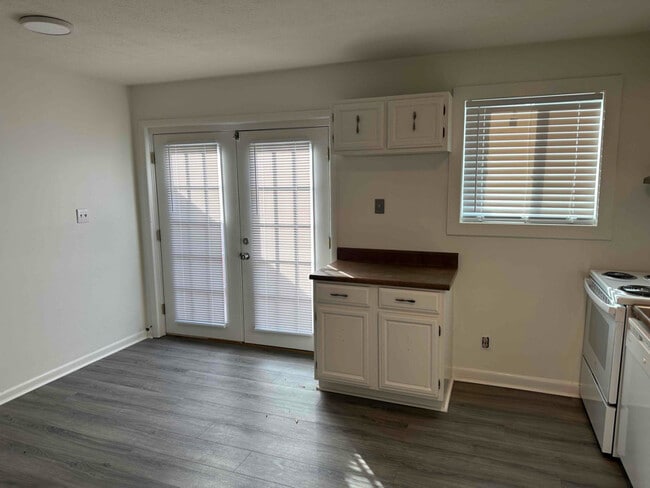 Photo - 2503 Redwood Ct Unit 4