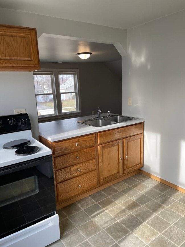 Photo - 1112 Division St