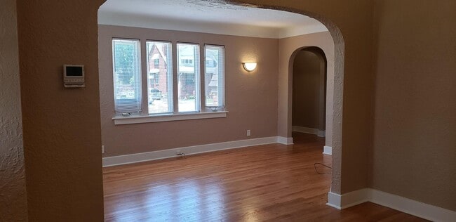 Photo - 19166 Centralia