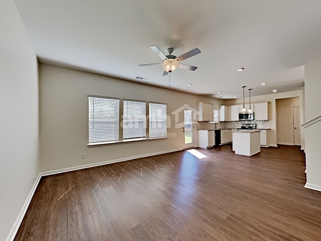 Photo - 50 Jake Crossing