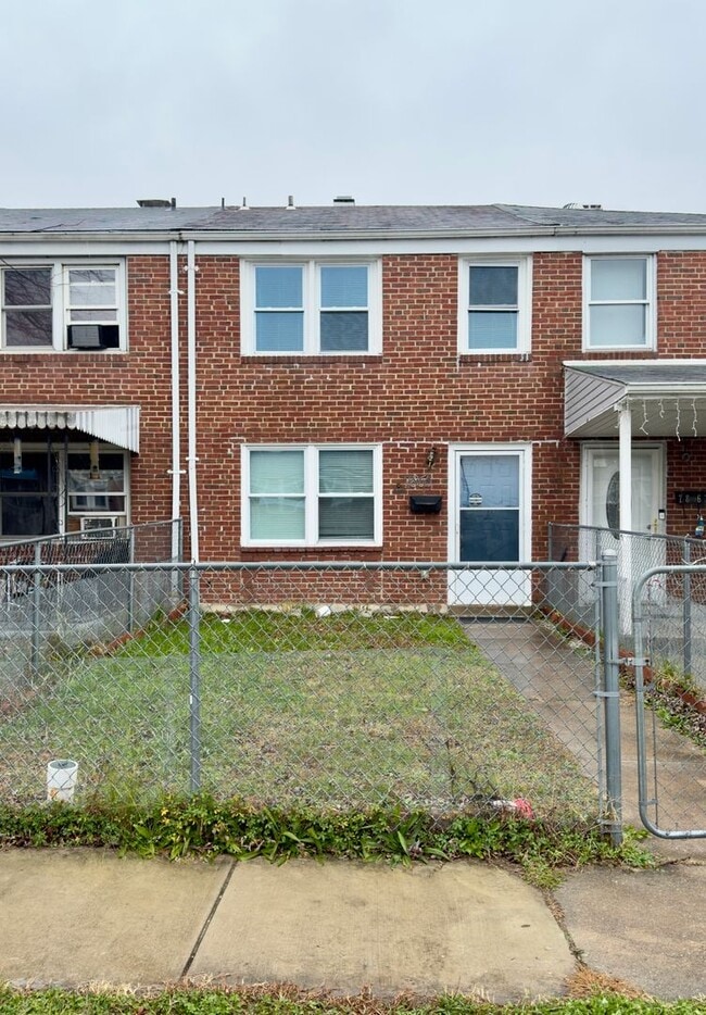 Building Photo - Charming 2 Bedroom/1 Bathroom Townhome in Dundalk, MD!